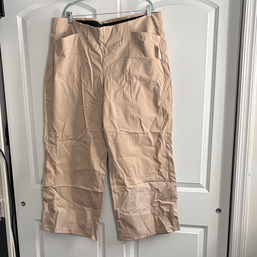 Old Navy Wide-Leg Cropped Pants in Light Beige